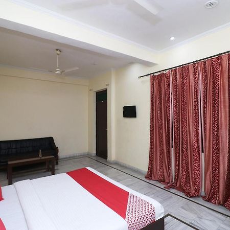 Oyo Hotel Ayaan Bareilly Εξωτερικό φωτογραφία