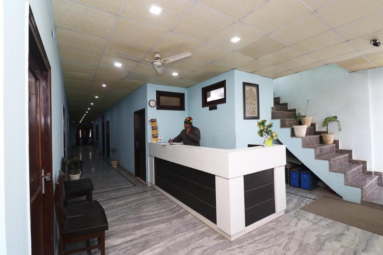 Oyo Hotel Ayaan Bareilly Εξωτερικό φωτογραφία