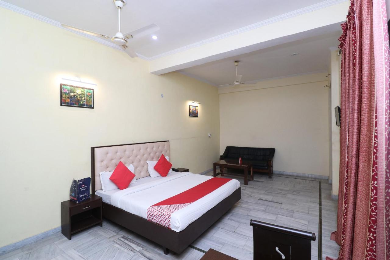 Oyo Hotel Ayaan Bareilly Εξωτερικό φωτογραφία