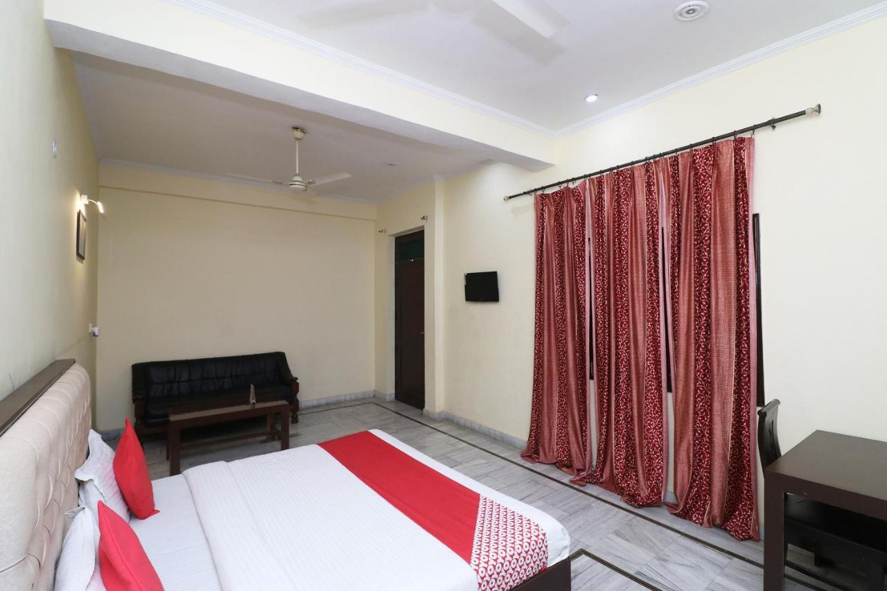 Oyo Hotel Ayaan Bareilly Εξωτερικό φωτογραφία