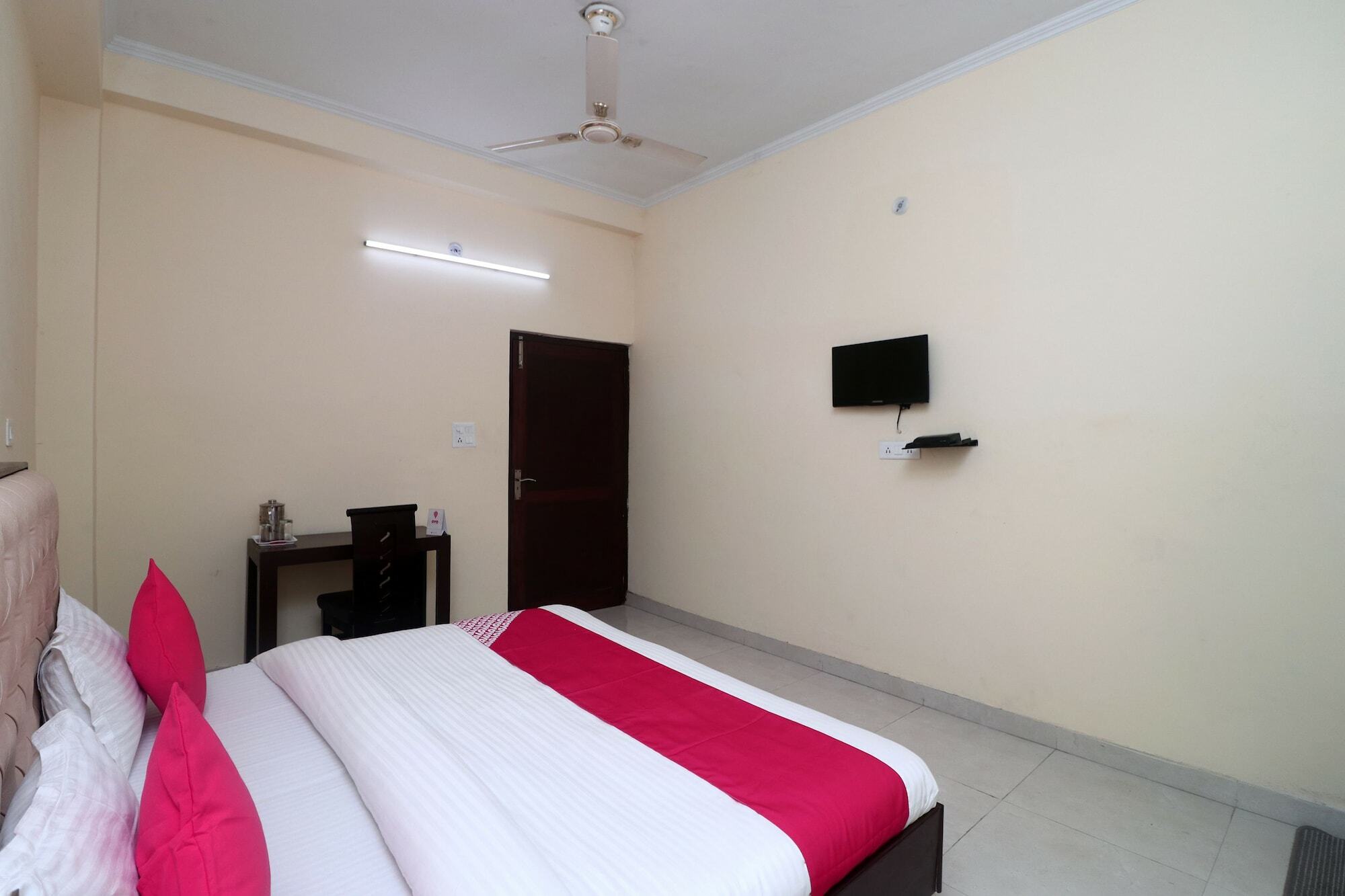 Oyo Hotel Ayaan Bareilly Εξωτερικό φωτογραφία