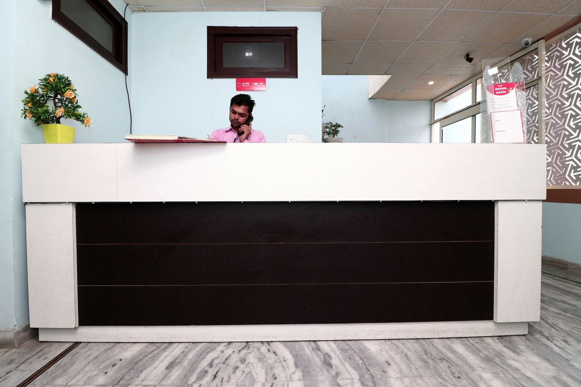 Oyo Hotel Ayaan Bareilly Εξωτερικό φωτογραφία